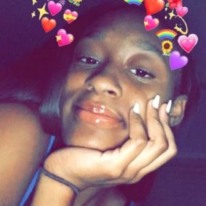 Meet your Posher, Carmya